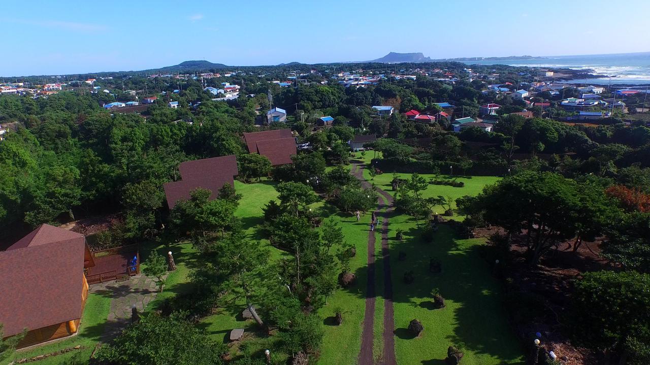 Holiday home Jeju Bille Log *